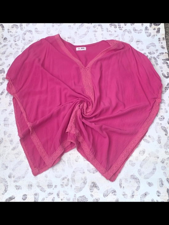 julia rose Tops - Magenta Boho Lace-Trim Poncho